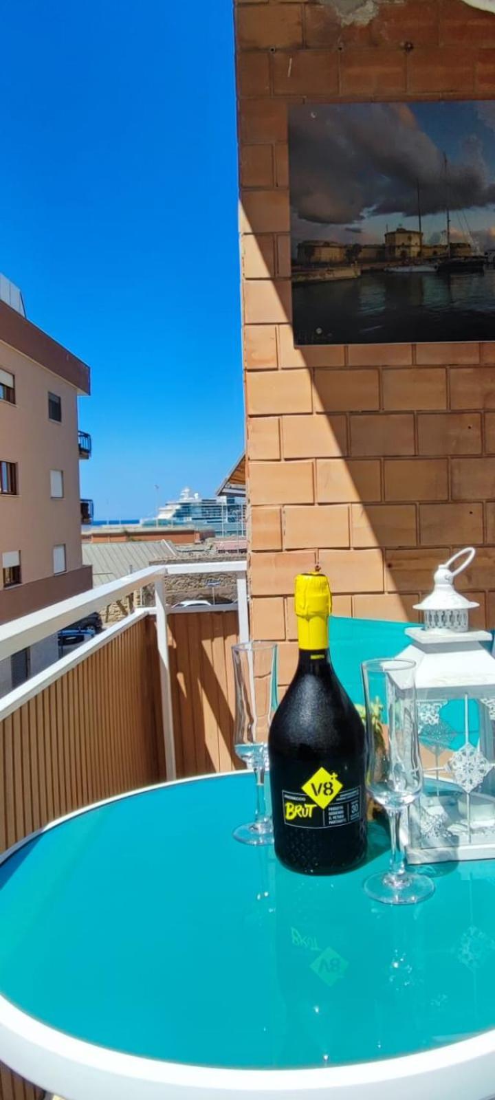 Maison Du Port Civitavecchia Exteriör bild